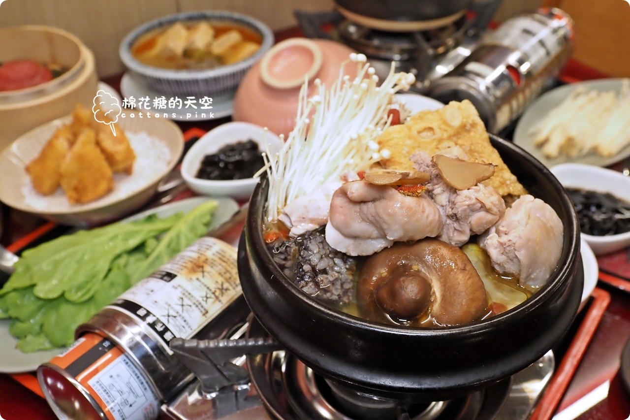 2026 台中必吃聚餐餐廳推薦，有春茶館麵茶拿鐵、炸年糕是招牌，濃白雞湯鍋暖胃首選