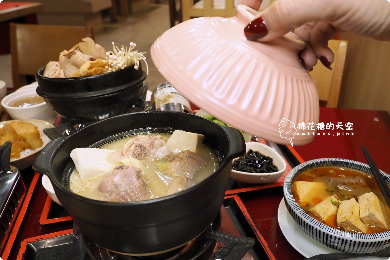 2026 台中必吃聚餐餐廳推薦，有春茶館麵茶拿鐵、炸年糕是招牌，濃白雞湯鍋暖胃首選