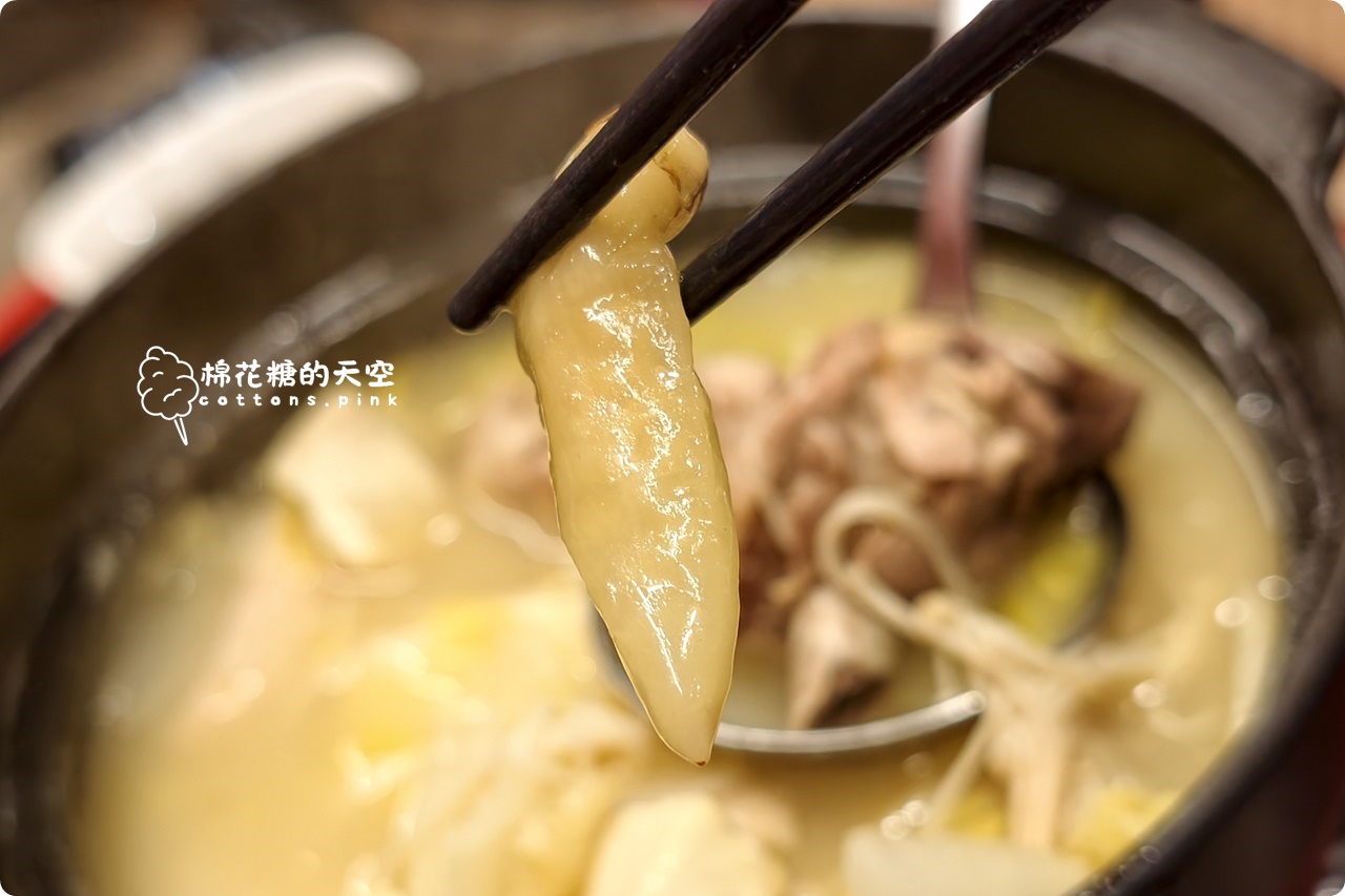 2026 台中必吃聚餐餐廳推薦，有春茶館麵茶拿鐵、炸年糕是招牌，濃白雞湯鍋暖胃首選