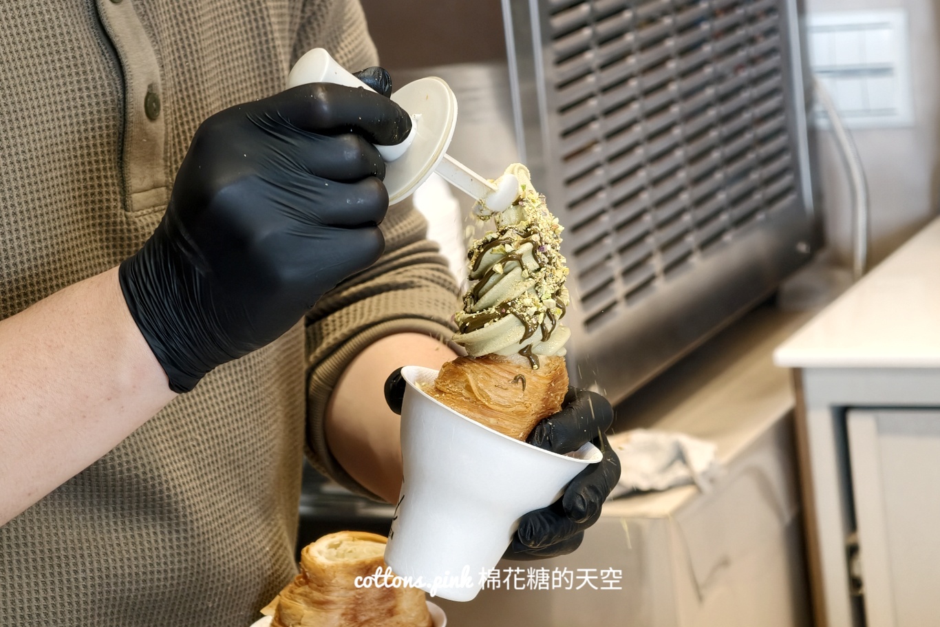 台中沙鹿可頌專賣店H.YEN~開心果霜淇淋超級迷人！還有限定福袋可頌吃起來