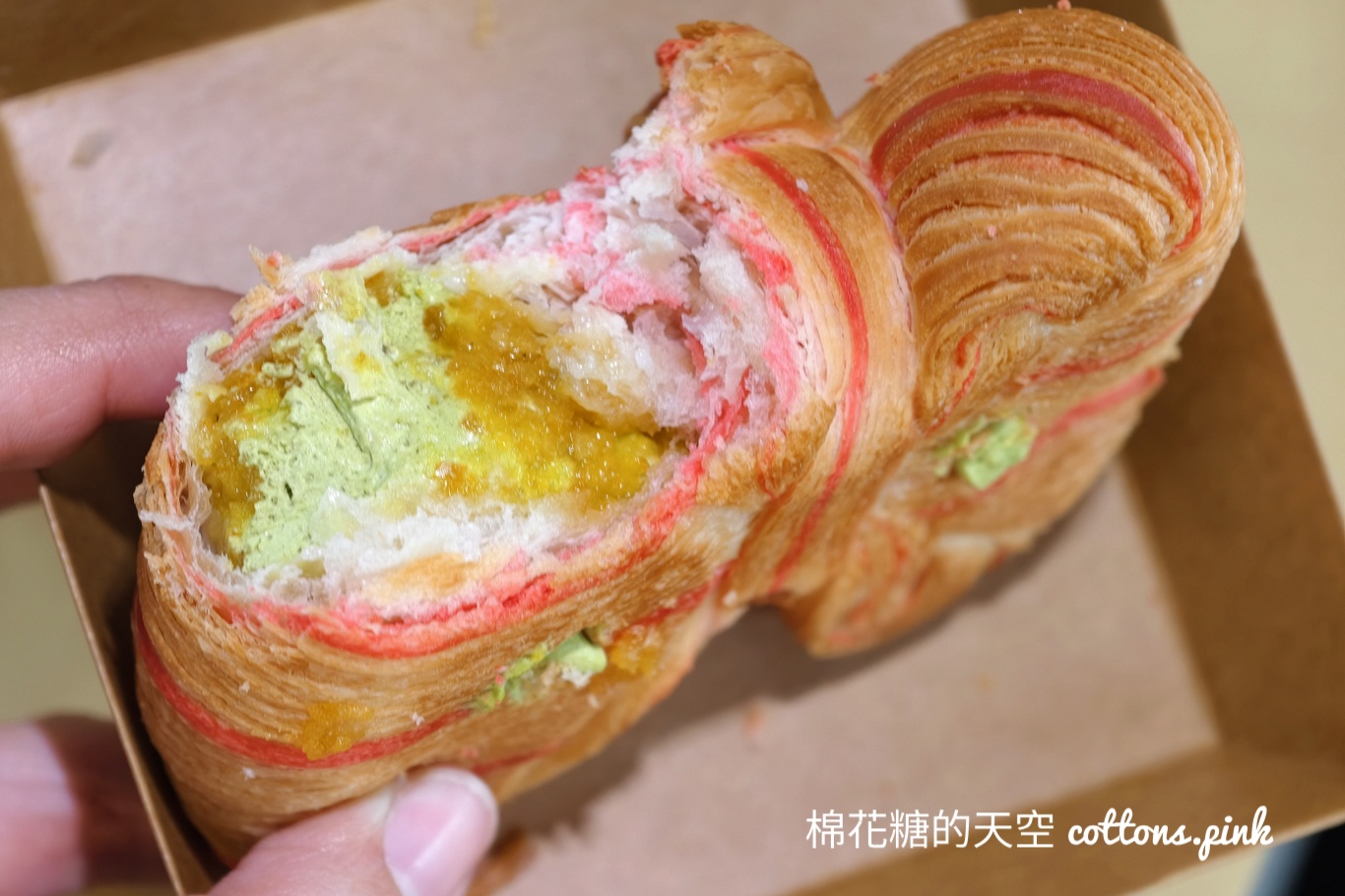 台中沙鹿可頌專賣店H.YEN~開心果霜淇淋超級迷人！還有限定福袋可頌吃起來