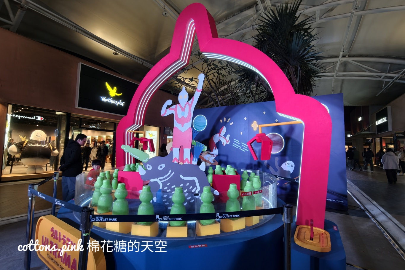 台中也有超人力霸王！巨型超人力霸王人偶超吸睛~大人小孩都瘋拍