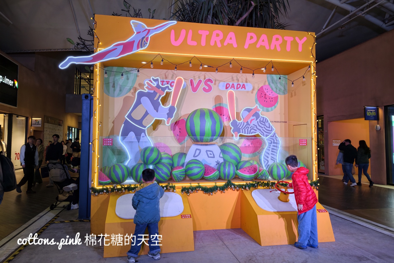 台中也有超人力霸王！巨型超人力霸王人偶超吸睛~大人小孩都瘋拍