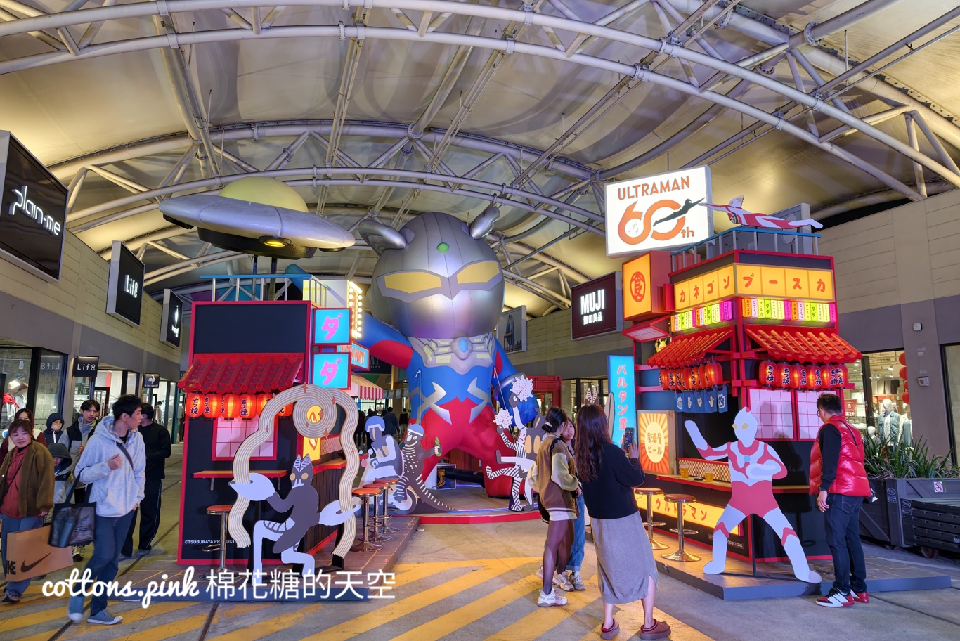 台中也有超人力霸王！巨型超人力霸王人偶超吸睛~大人小孩都瘋拍