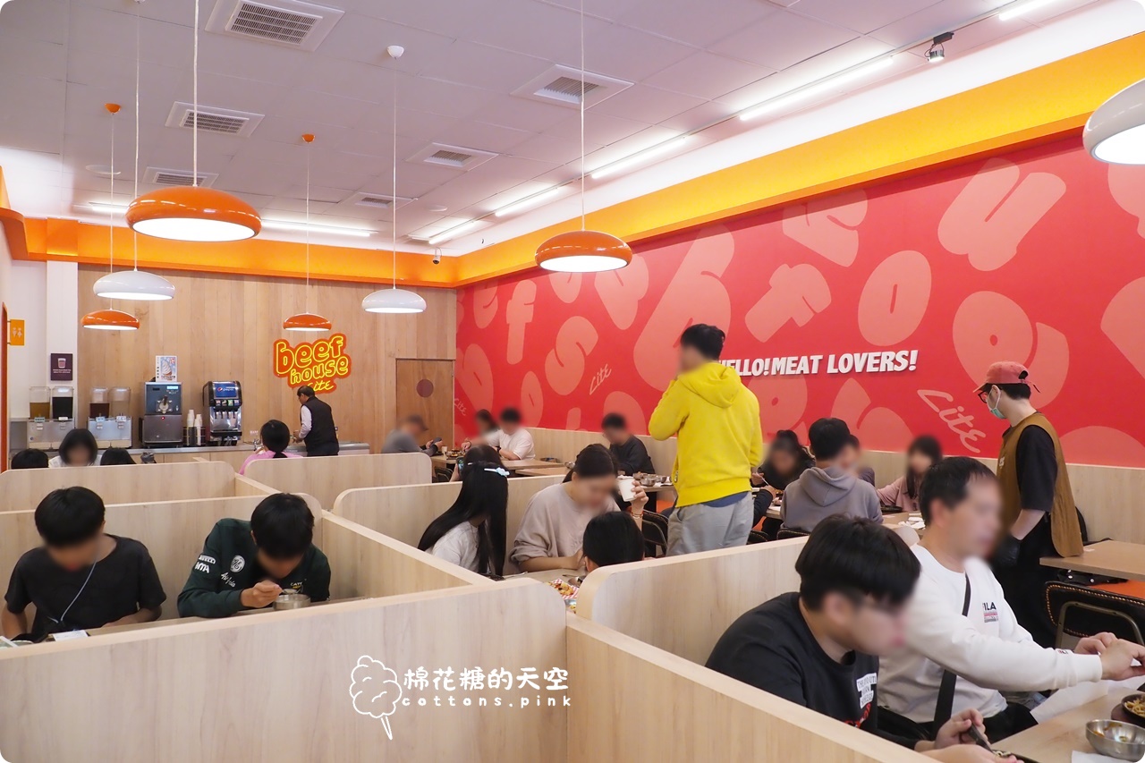 150就有自助吧吃到飽！最新小牛室真的會讓人失控夾不停