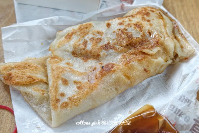 台中老字號早餐店！美琪早餐粉漿蛋餅外酥內Q，在地人從小吃到大