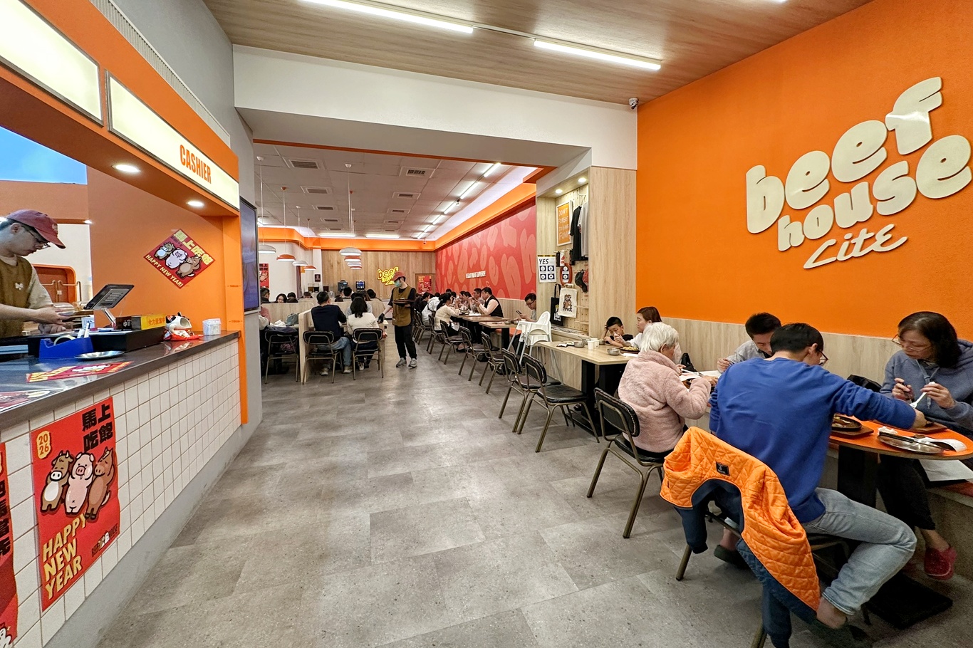 150就有自助吧吃到飽！最新小牛室真的會讓人失控夾不停