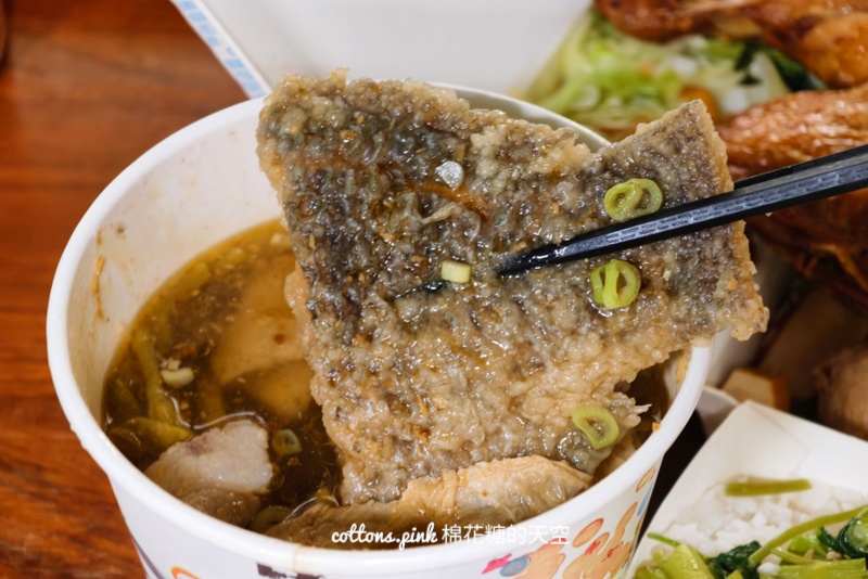 台中便當老店-台北小排飯人氣總是爆！大推砂鍋魚飯配料超滿