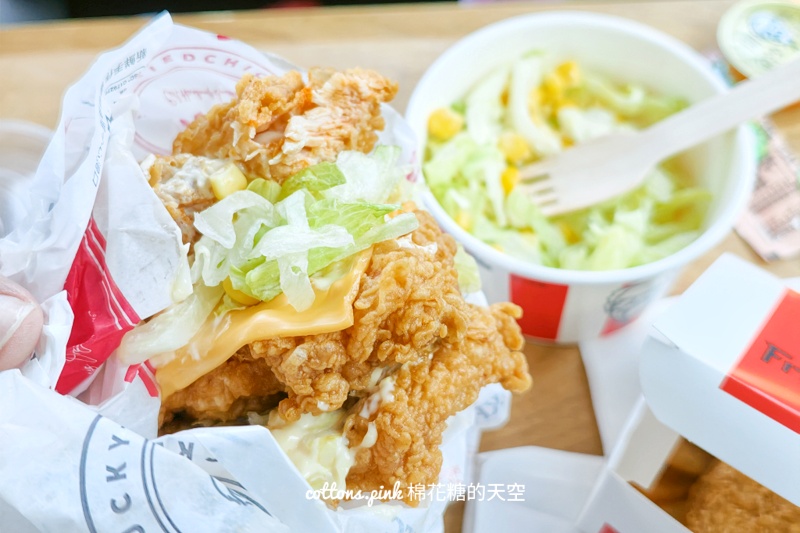 肯德基"霸霸霸"雞腿堡三層登場,肉量疊到讓人掉下巴~爽感直接炸開 肯德基"霸霸霸"雞腿堡三層登場,肉量疊到讓人掉下巴~爽感直接炸開