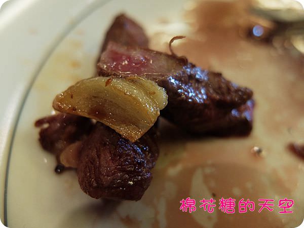 00沙朗牛排搭蒜片