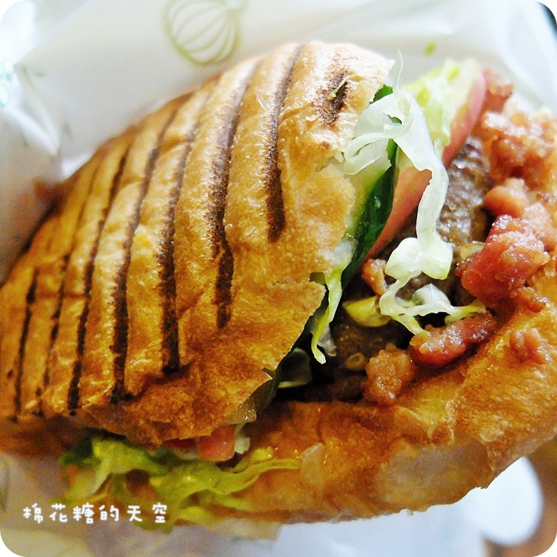 01餐泰式堡豪華2.JPG