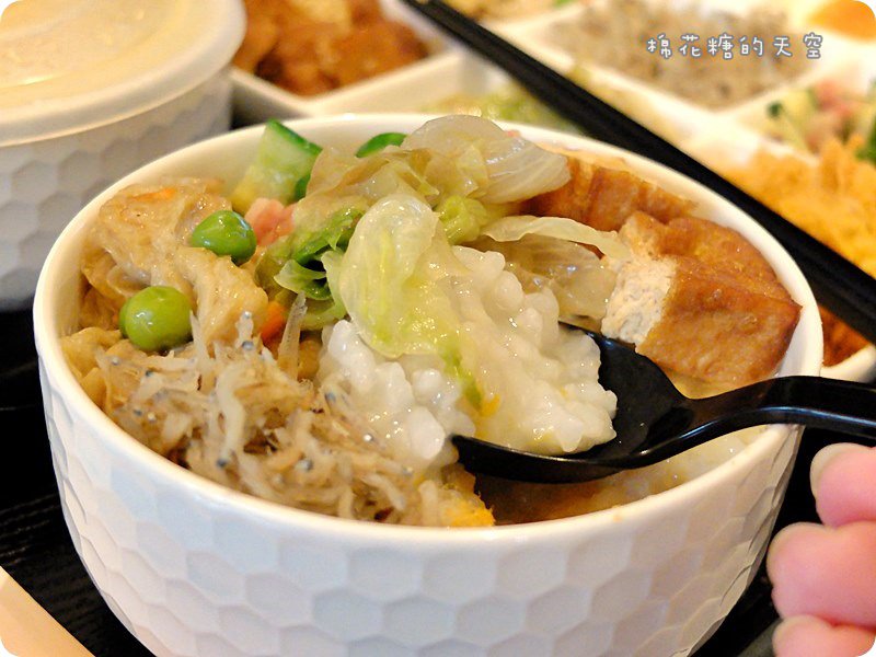 00芭房間早餐7.JPG