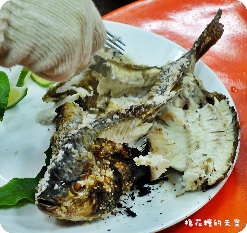 01餐廳烤魚3.JPG