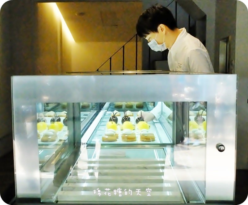 01CJSJ蛋糕櫃2.JPG