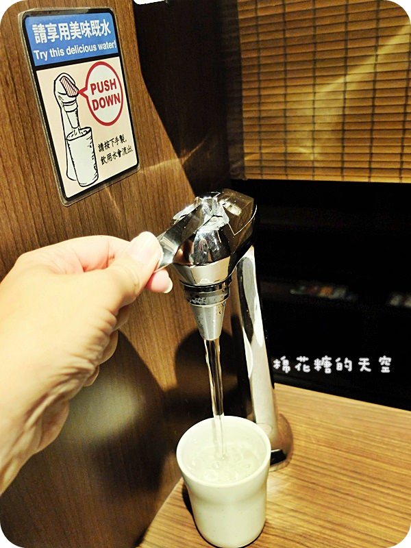 01一蘭拉麵座位區1.JPG 01一蘭拉麵座位區1.JPG