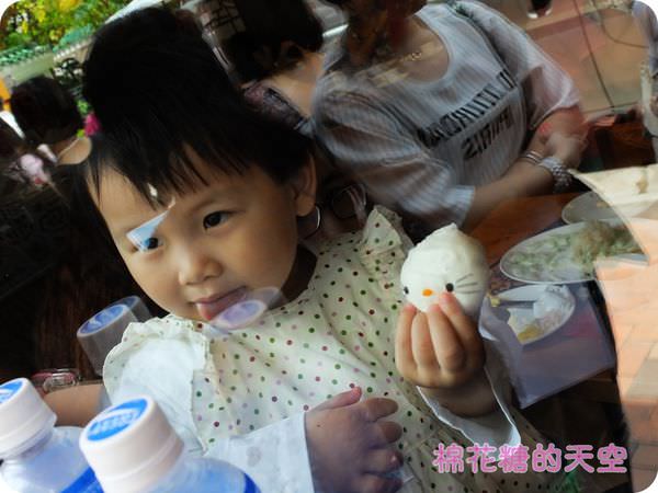 00排隊看內部.JPG