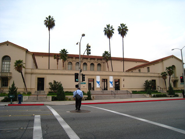 坐公車玩洛杉磯~Pasadena City Hall & 古城區