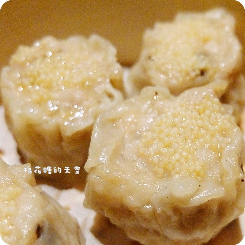 01餐點港點魚子燒賣.JPG