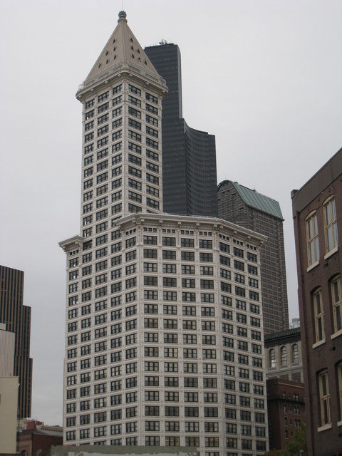我在西雅圖~Krispy Kreme甜甜圈 & Smith Tower & Seattle Public Library