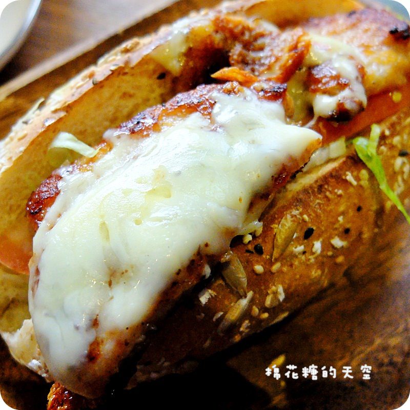 01餐五穀豬排堡.JPG