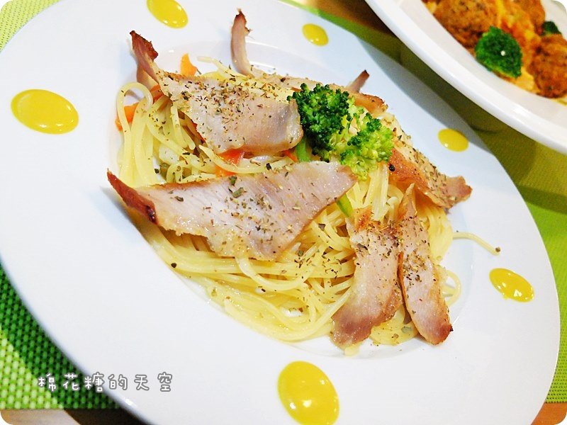 00餐松阪豬麵.JPG