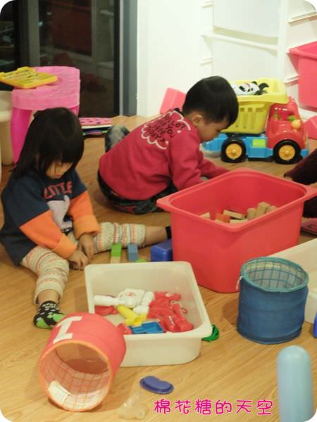 00二樓玩具區4.JPG