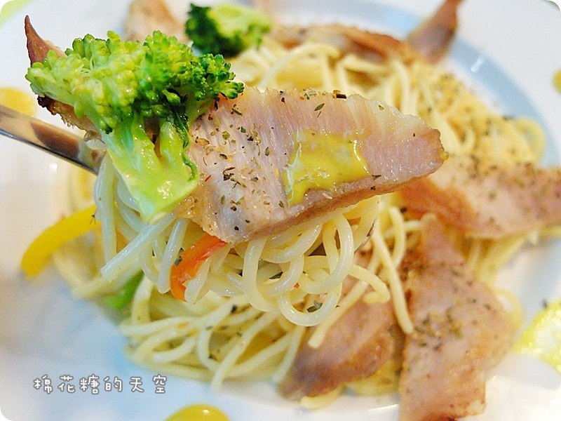 00餐松阪豬麵4.JPG