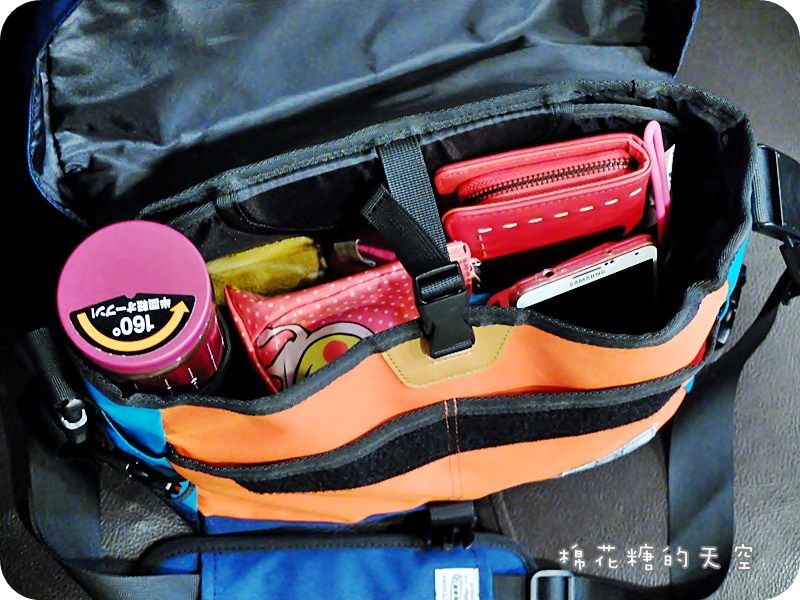 01斜背包02.JPG