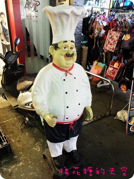 00門口人偶