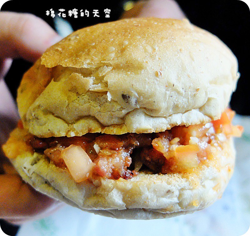 01餐泰式堡.JPG