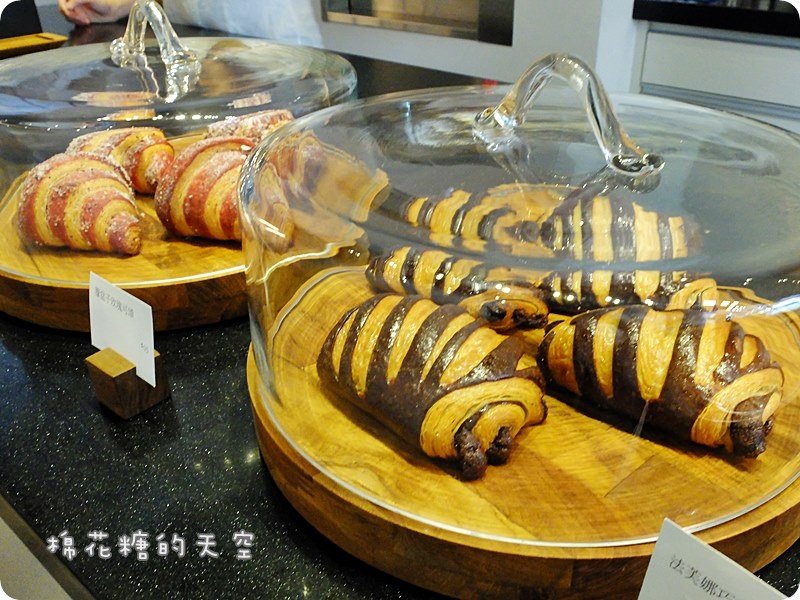 《台中甜點》超夢幻粉紅櫻桃～超多層次的甜點叫人怎麼能不再訪？來CJSJ就是要來一輪阿！