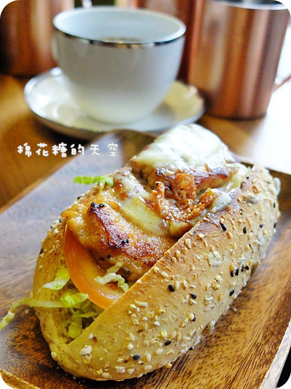 01餐五穀豬排堡2.JPG