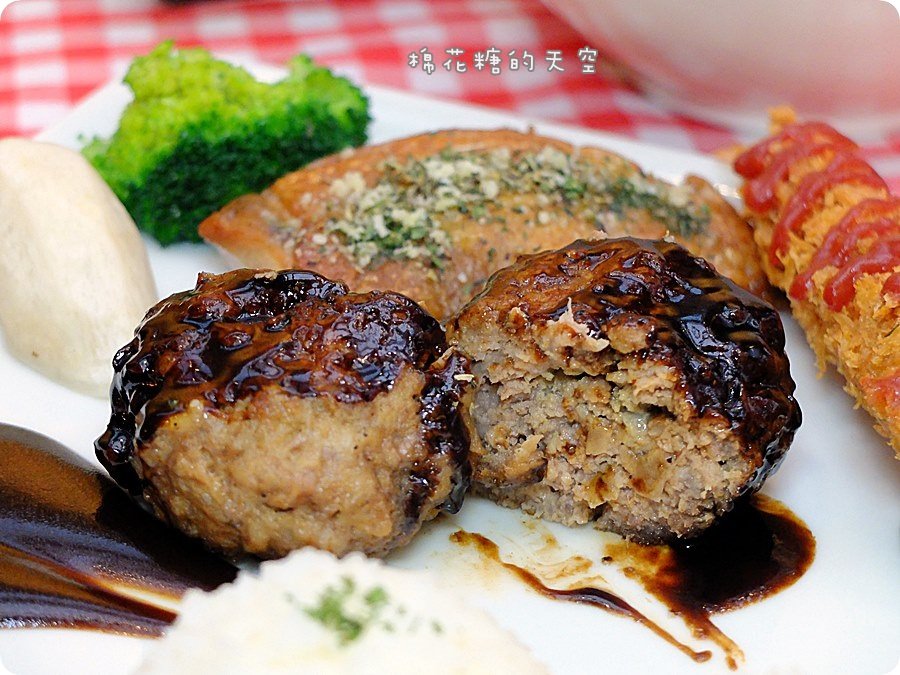 0餐商業海陸雙拼漢堡排5.JPG