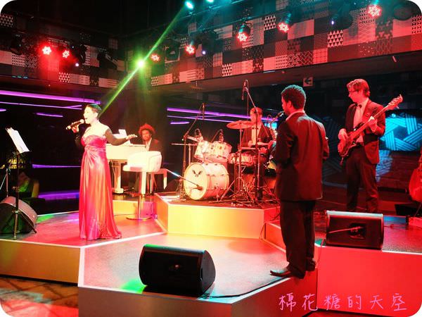 00表演1