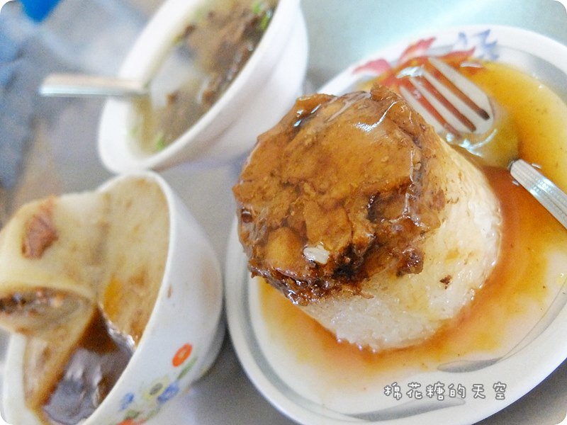 嘉義美食|四十年來堅持天然原料搞剛製作，來嘉義必吃的阿來碗粿～一入口便知有沒有！