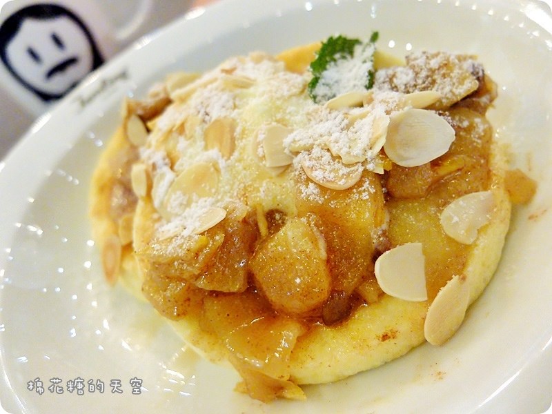 《台中美食》台北排隊名店來台中展店囉！道地日本口味Jamling Cafe鬆餅專賣店，有甜也有鹹～鬆鬆軟軟綿綿細細的鬆餅讓人一吃飛天唷！