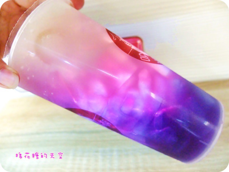 《台中飲料》台灣雷夢把星空裝進杯子裡？超夢幻飲料逢甲夜市也買的到！非色素～純天然的唷！