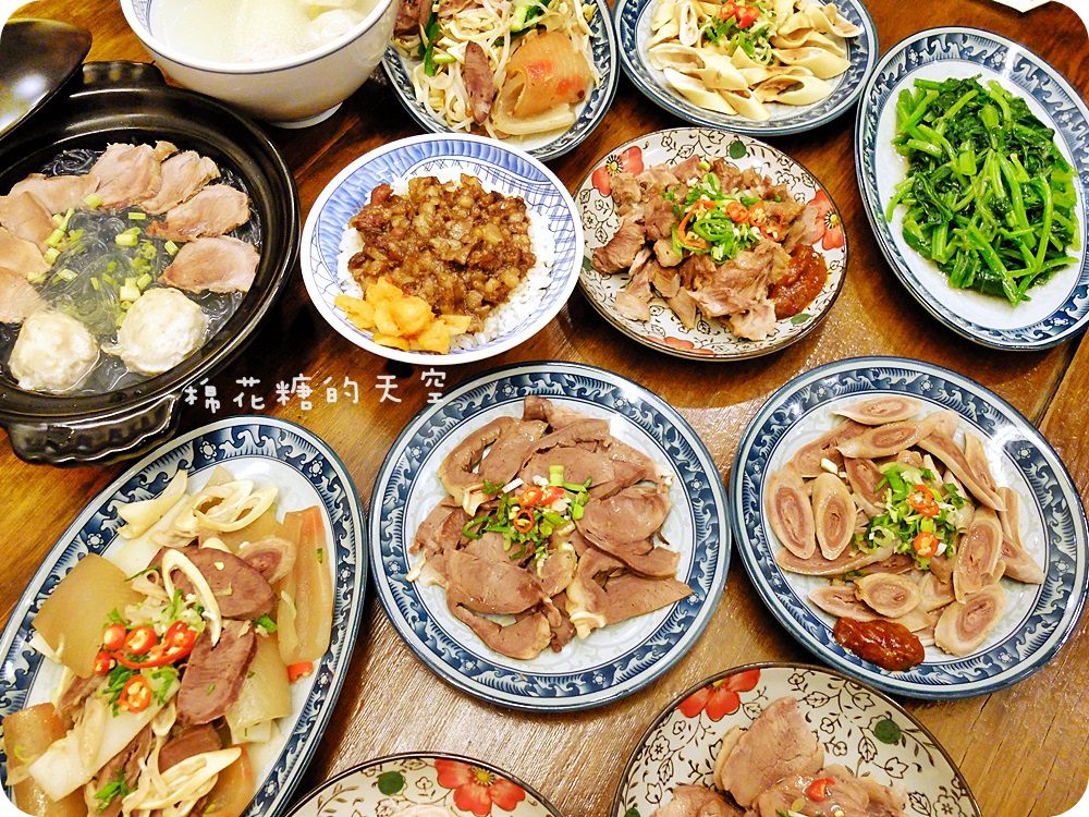 《台中美食》魚丸冬粉王日日手打魚丸鮮上場，還有夢幻魯肉飯配上各式豬小菜～紅管、白管、小肚通通有，快來長見識！