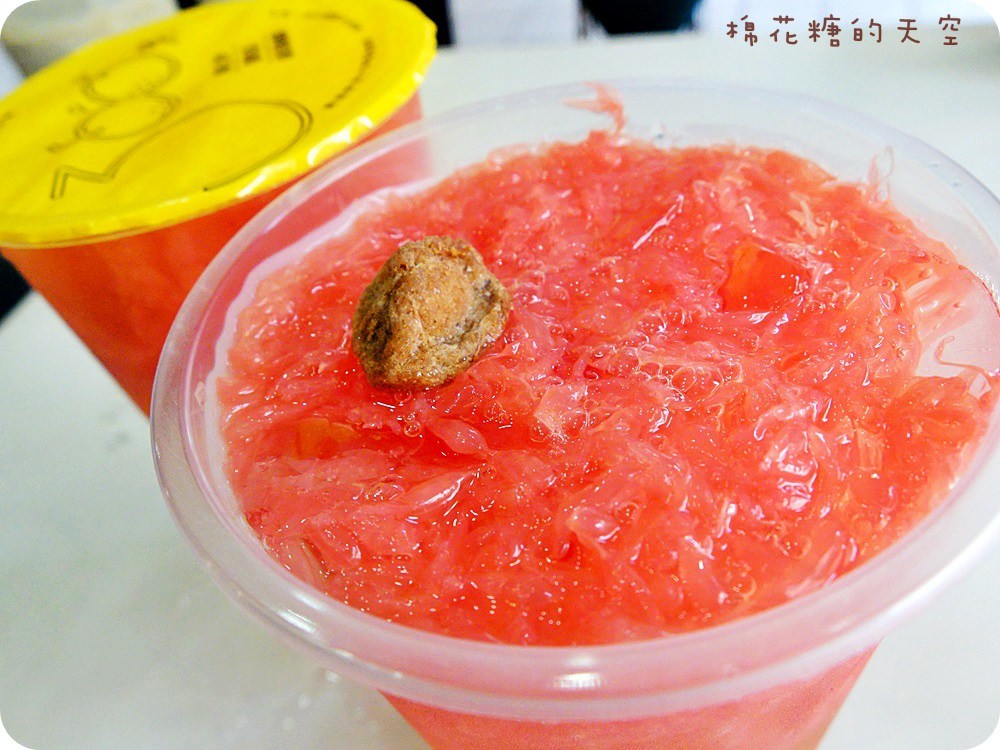 《台中飲品》一中商圈300%也有手挖葡萄柚綠，加碼清香不酸翠玉檸檬、夢幻公主翠玉蘋果，還有超稀有東海大學鮮奶做成綿密綠豆沙牛奶、濃醇紅豆珍珠鮮奶茶