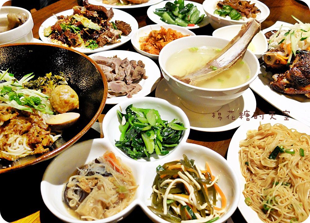 《台中美食》再訪新唐人御品豬腳，新鮮菜色“德國豬腳”、冬季限定“燒酒雞”，好吃到彈舌！