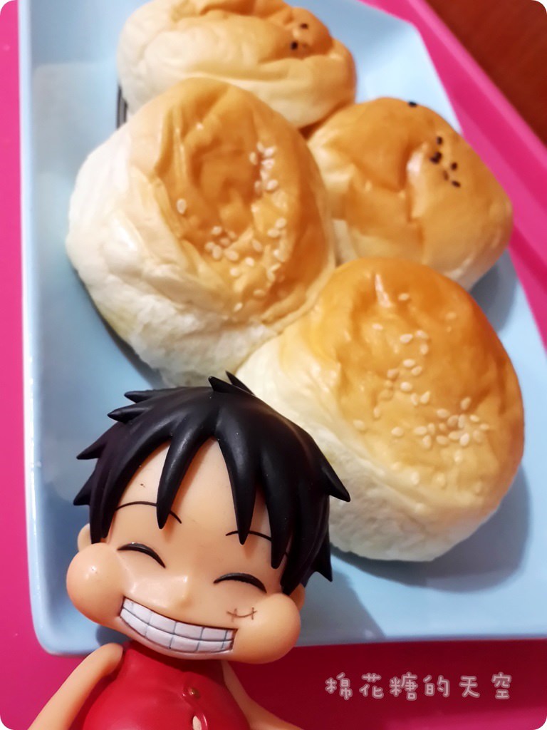《台中小店》發現！牛排館餐包生產地-福星食品行，餐包一個不到五元，早餐怒吃一盤也不心疼～
