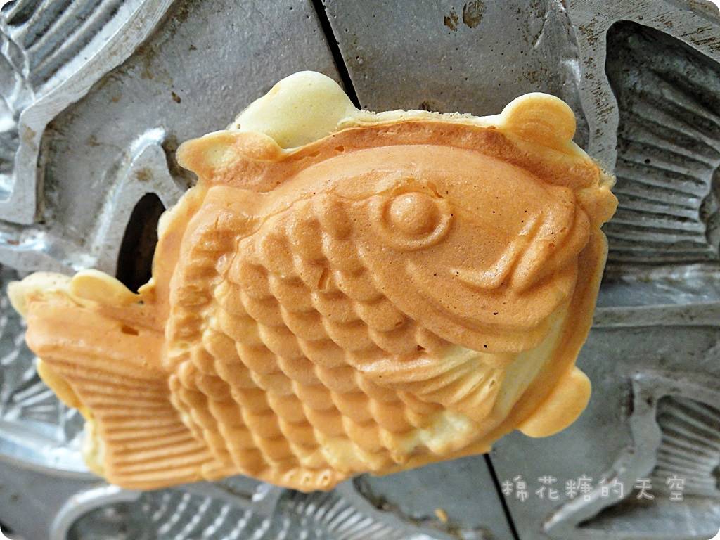 《台中小吃》鯛魚燒爆漿了！『漁屋鯛魚燒』每隻魚兒都好料滿滿～還可以自創口味隨意配喔！