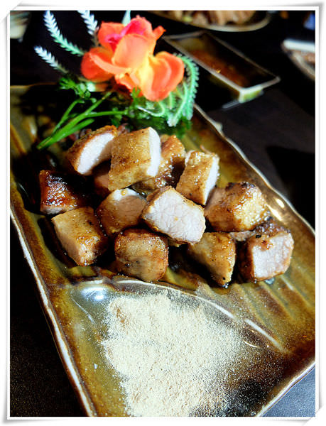 《台中美食》深夜食堂好去處，酋長炭烤選擇超多，美味度爆表！